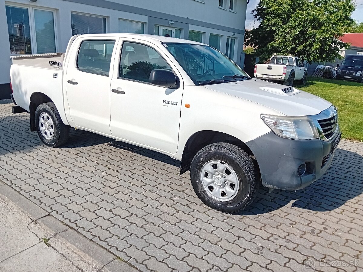 Toyota Hilux DC 2.5 I D-4D Terra