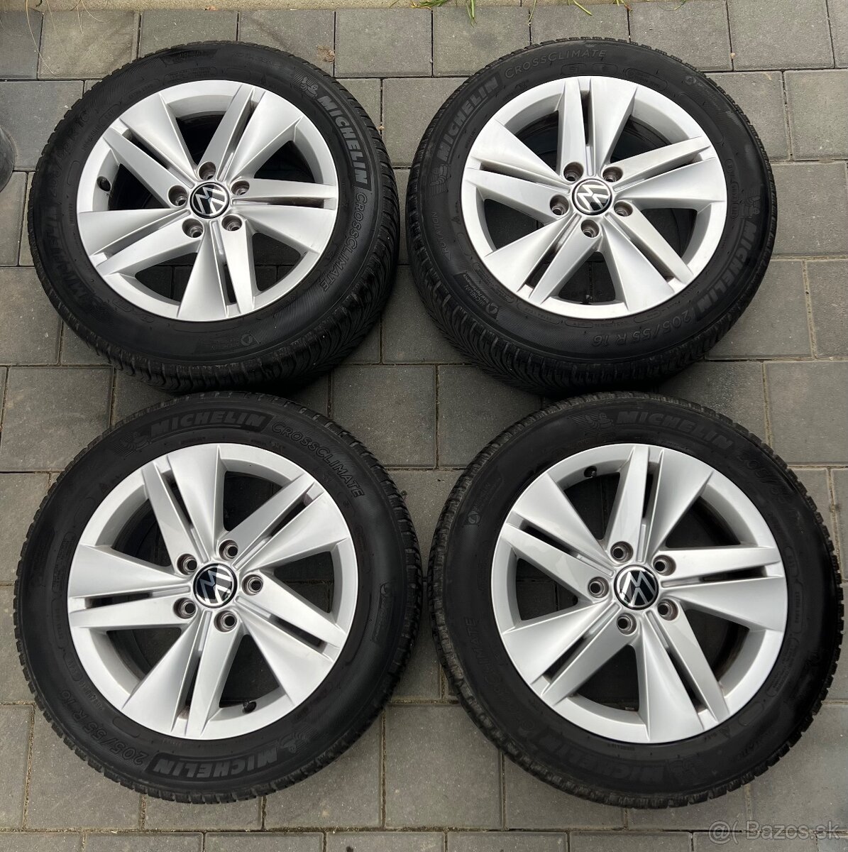 Celorocne pneu +disky 205/55 R16 original vw