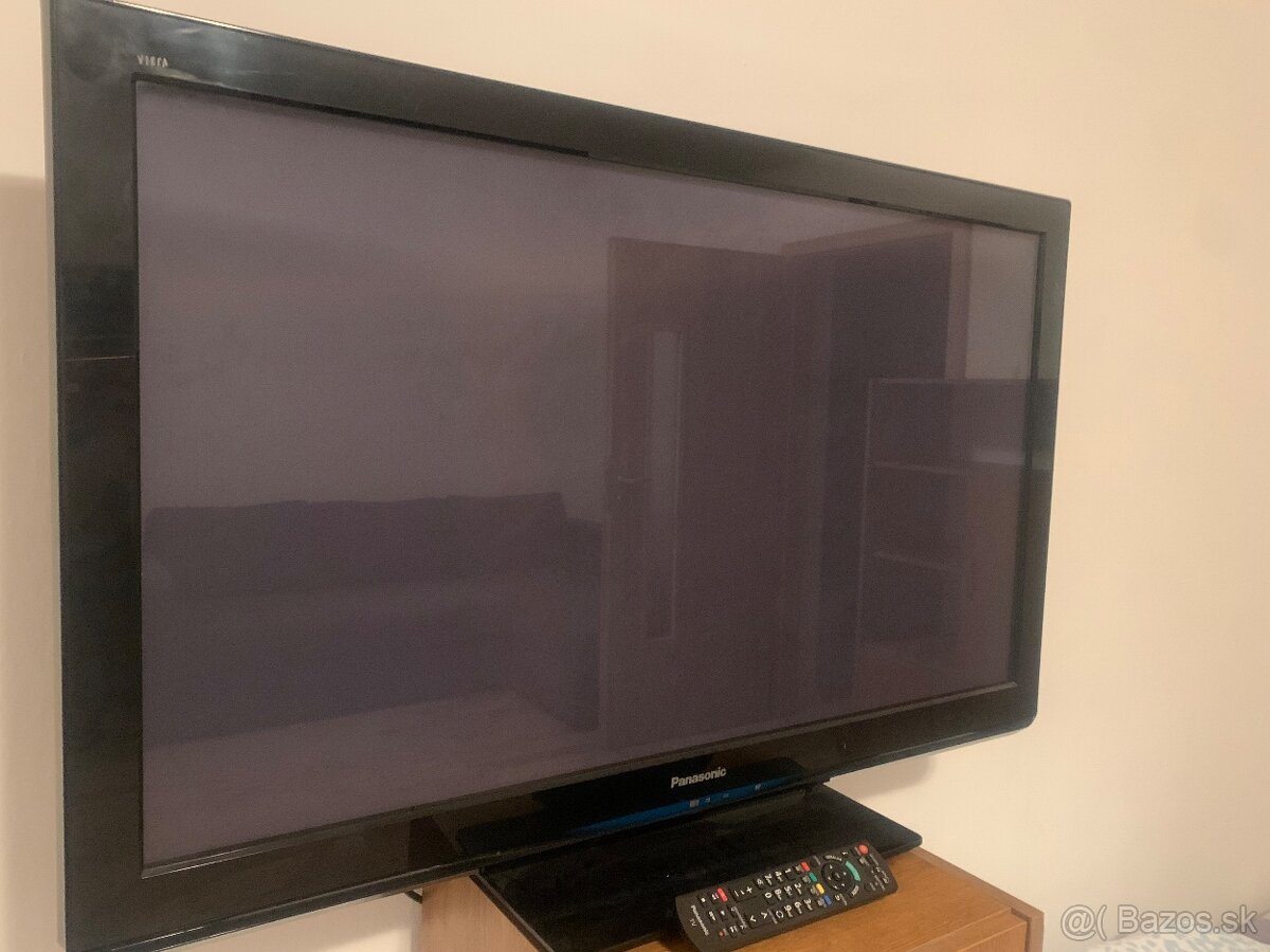 Televízor Panasonic 105CM