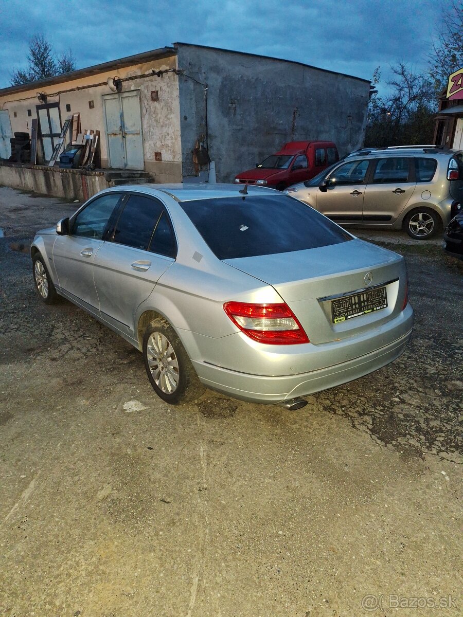 Rozpredám mercedes c220 cdi w204 125kw automat rok 2008