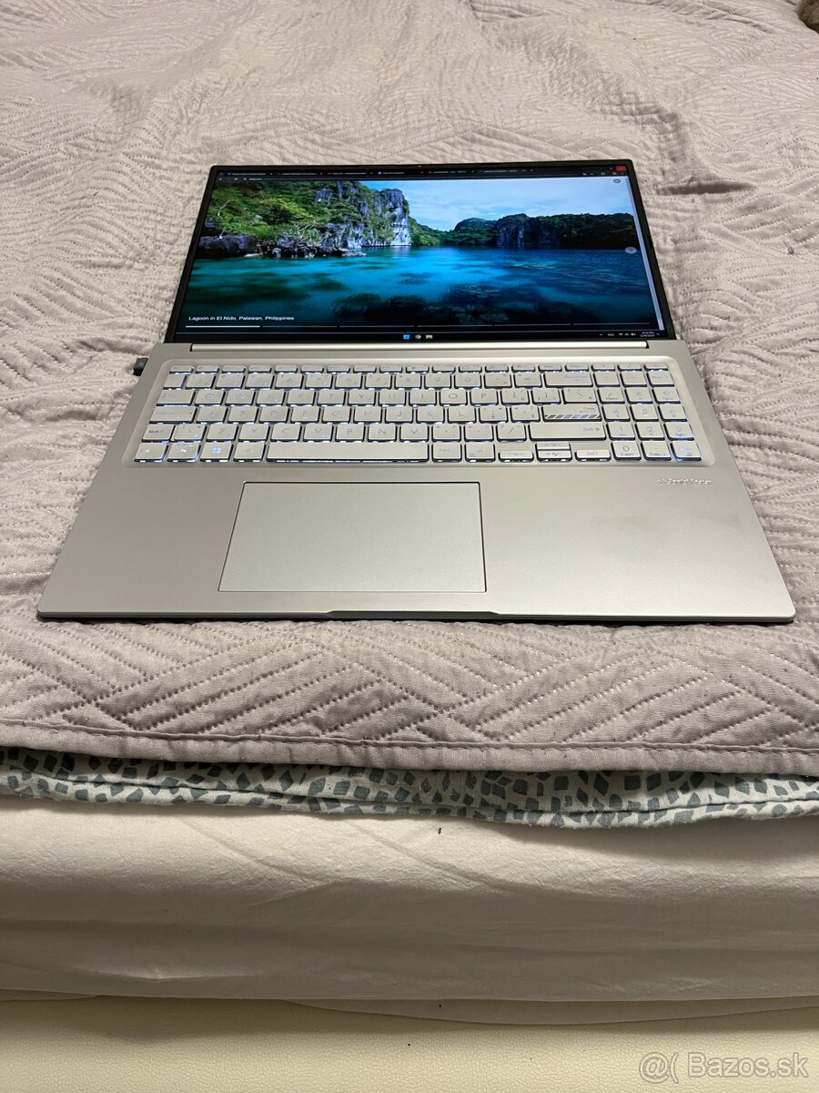 ASUS vivobook m1605