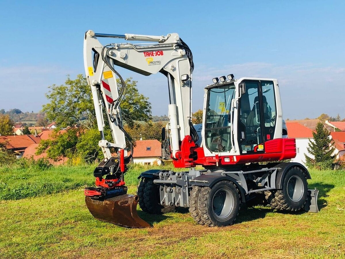 Kolesové rypadlo Takeuchi TB295W