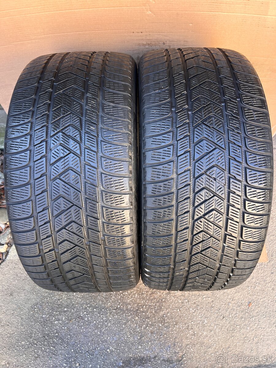 Zimné pneumatiky 275/35 R22 Pirelli dva kusy