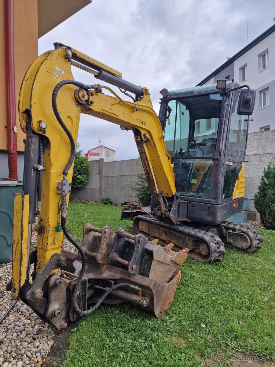 Minibager Newholland e18c rok 2019 Váha 2t