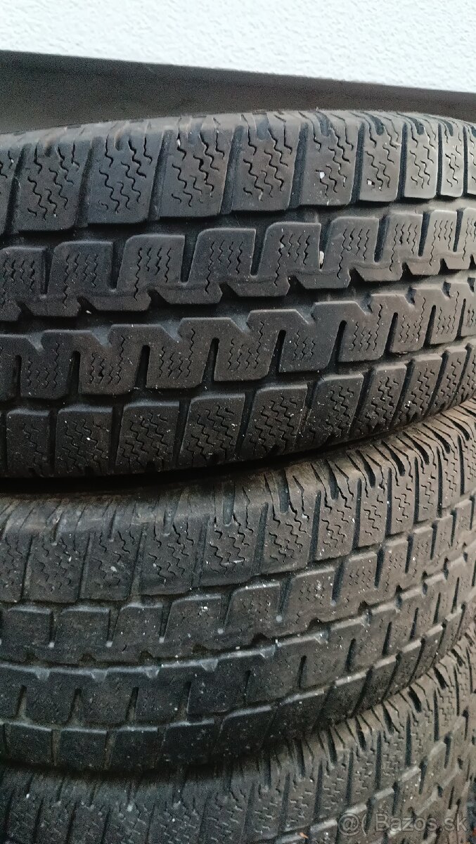 Predam zimne zosilnene C pneu rozmer 215/65r16