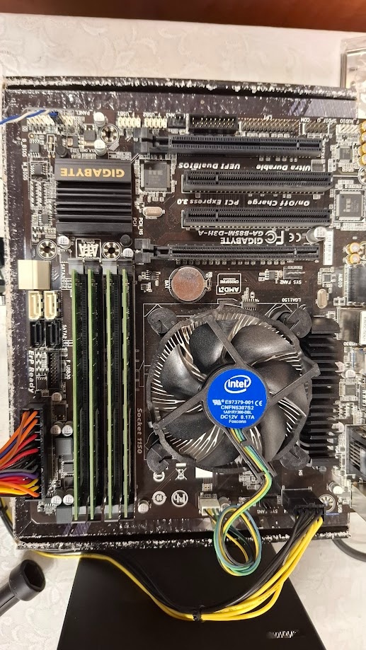 GIGABYTE B85M-D3H-A + i5-4460 + 8GB RAM