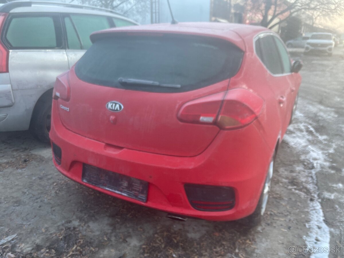 Rozpredam na diely  Kia Ceed II 1.6 GDI 2015 99kw G4FD