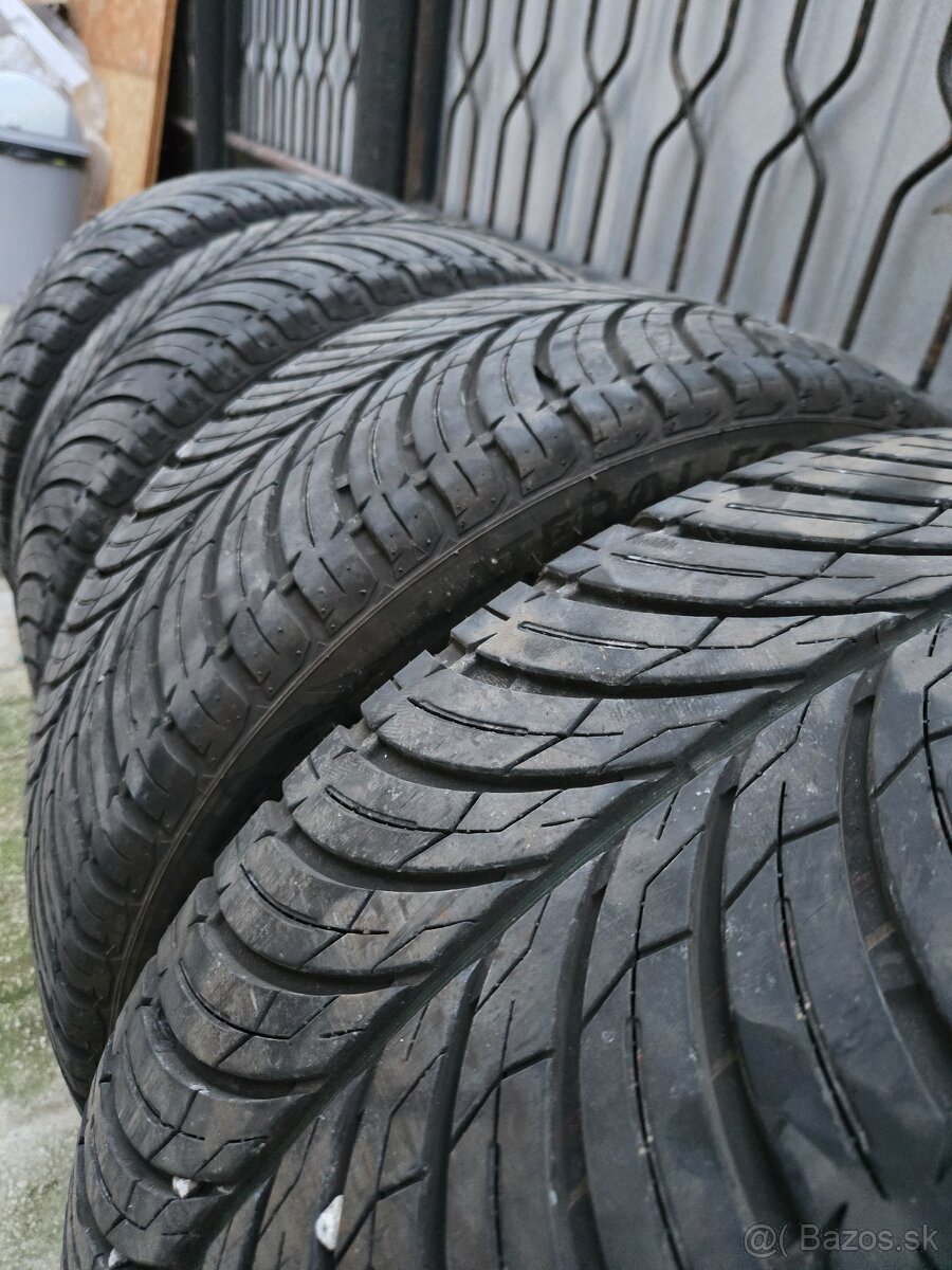 Celorocne pneu 2ks zanovne 245/45  R19