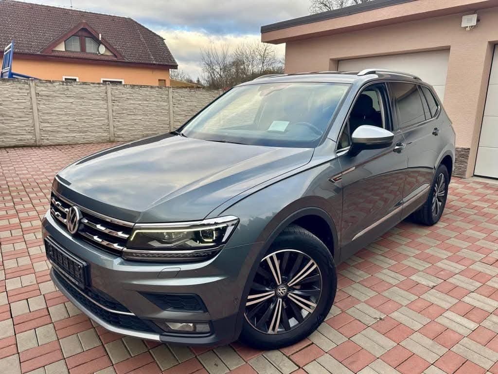 Tiguan Allspace 2,0 TDI 4x4 7-miestne Virtual 360kamera Top