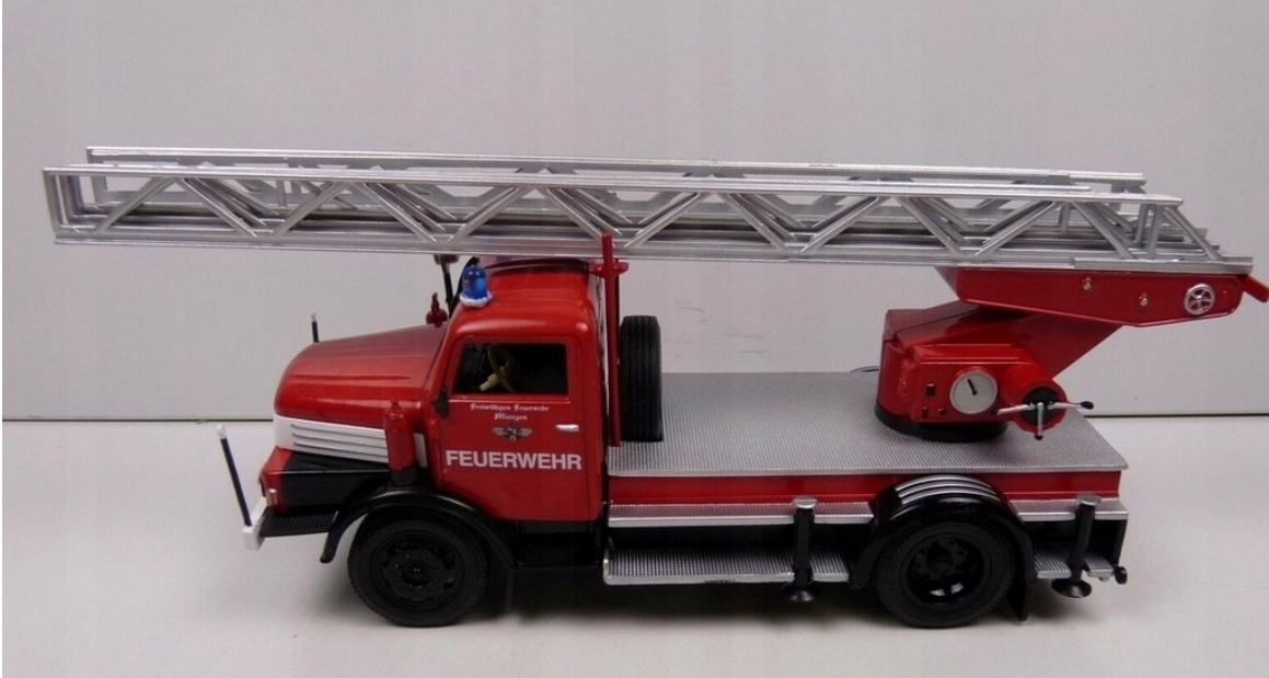 IFA S4000 1:43