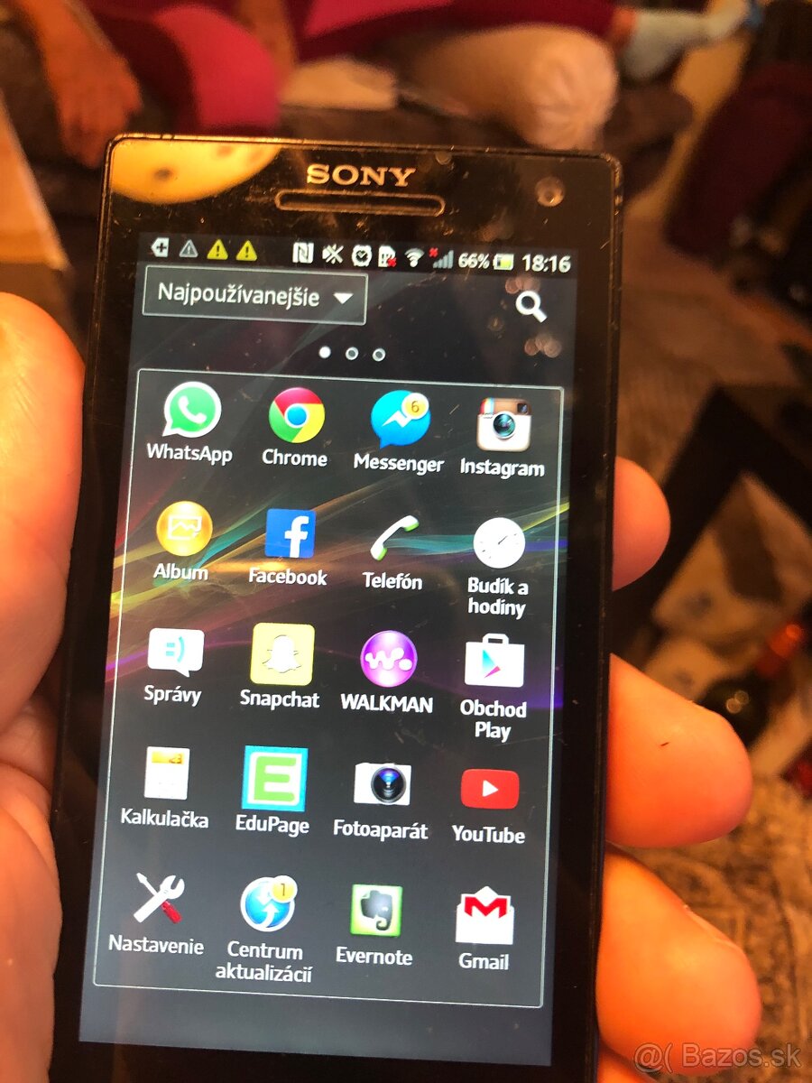 Predam odblokovaný dotyk mobil SONY Xperia 30e