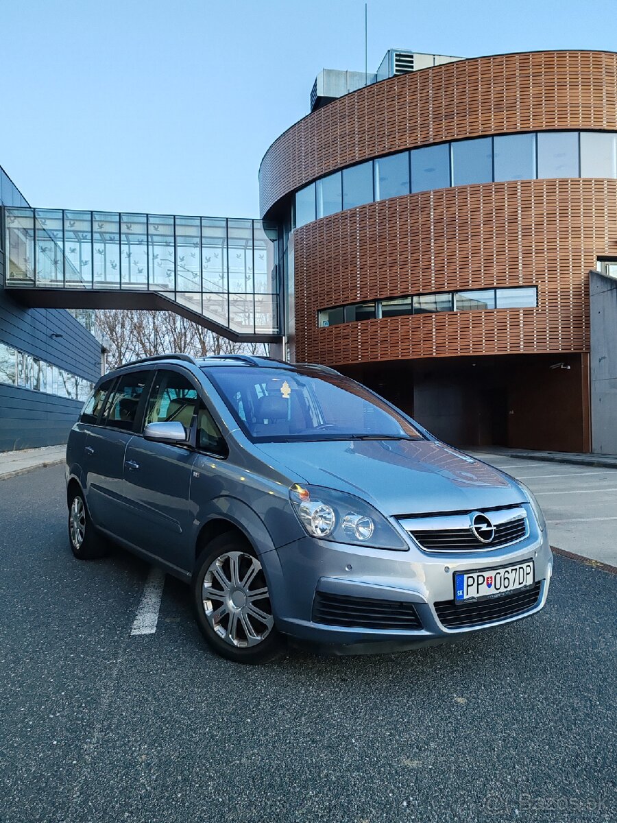 Opel Zafira 2.2 Benzín Automat