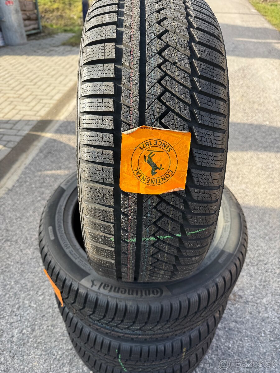 235/45R17 Continental