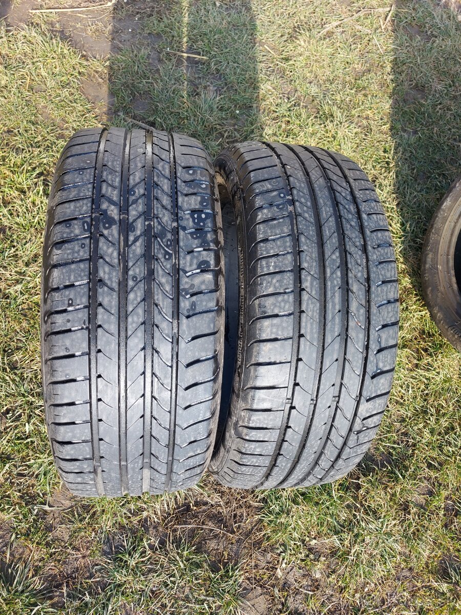 Predam letné pneumatiky 215/50r17