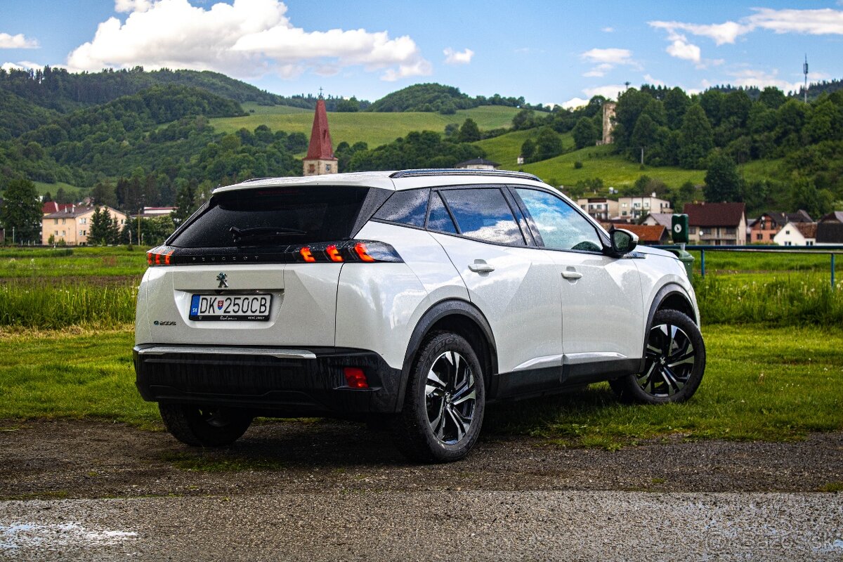 Peugeot 2008 e- Allure 136k 1 majiteľ