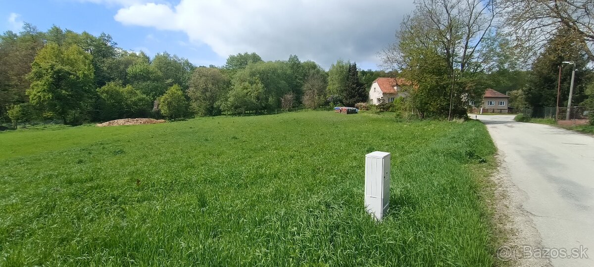 Predaj rovinatého slnečného pozemku Topolecká - Stará Turá