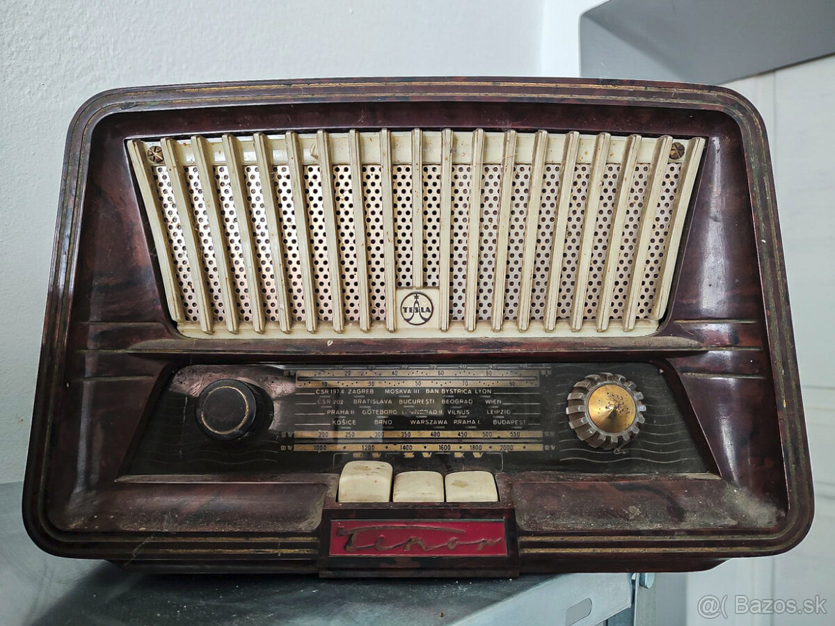 Retro rádio Tesla Tenor 426A