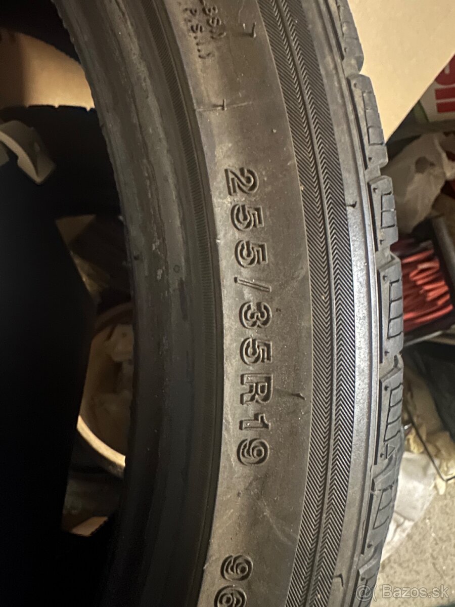 Gripmax status pro winter 255/35 r19