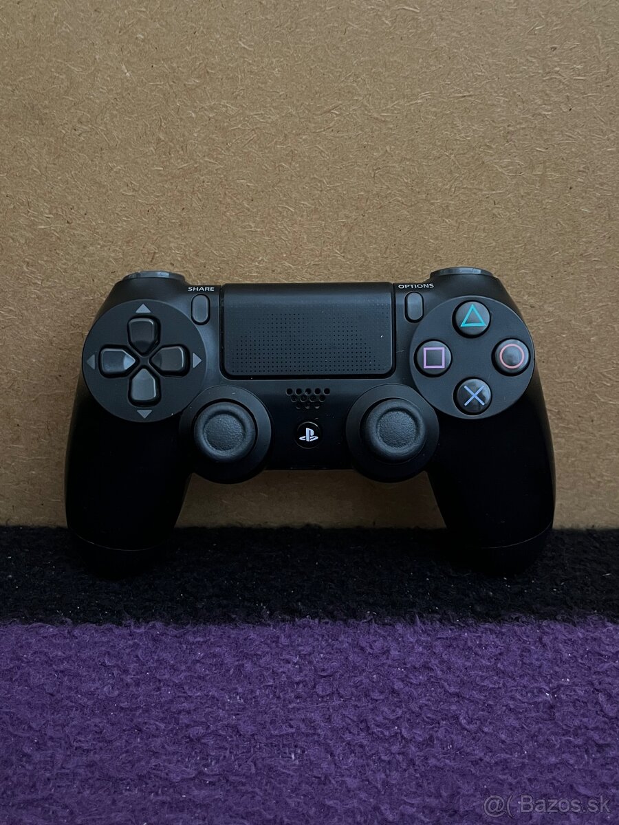 Ovládač PS4 DualShock Black