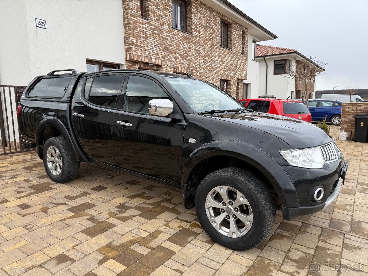 MITSUBISHI L200 2012 2.5D 4X4 + UZÁVIERKA PO 1. MAJITEĽOVI