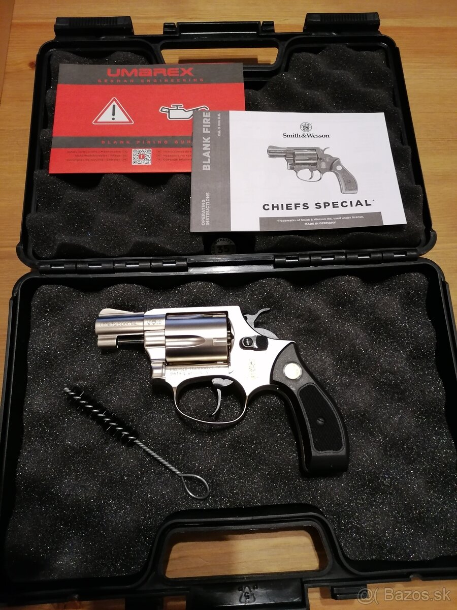 Plynový revolver S&W Chiefs Special 9mm R.K.