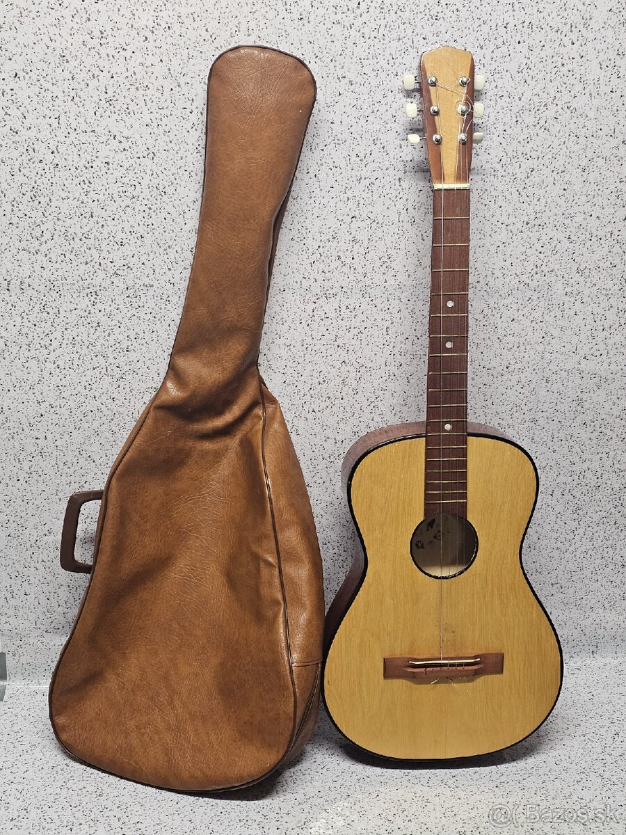 Gitara + kožené puzro