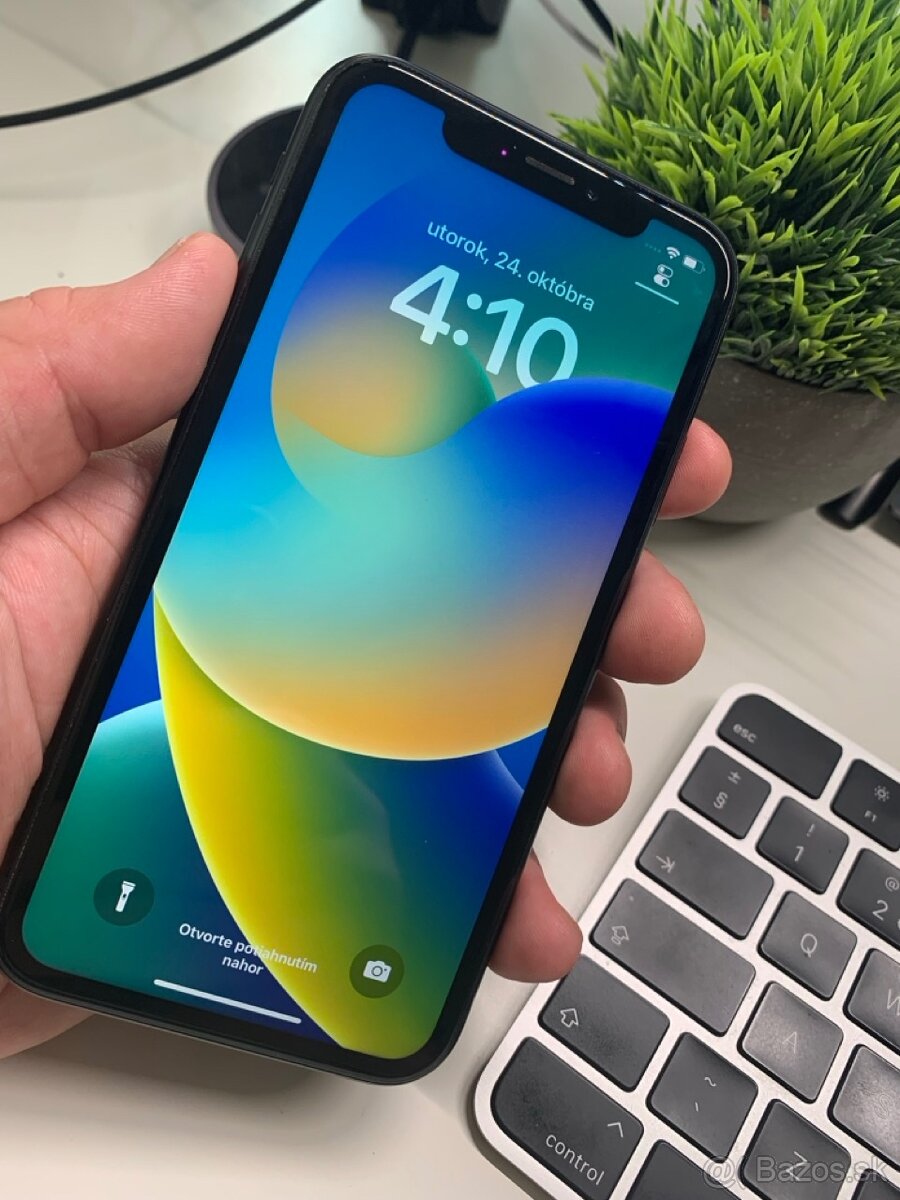 Predám iPhone XR Black 64GB