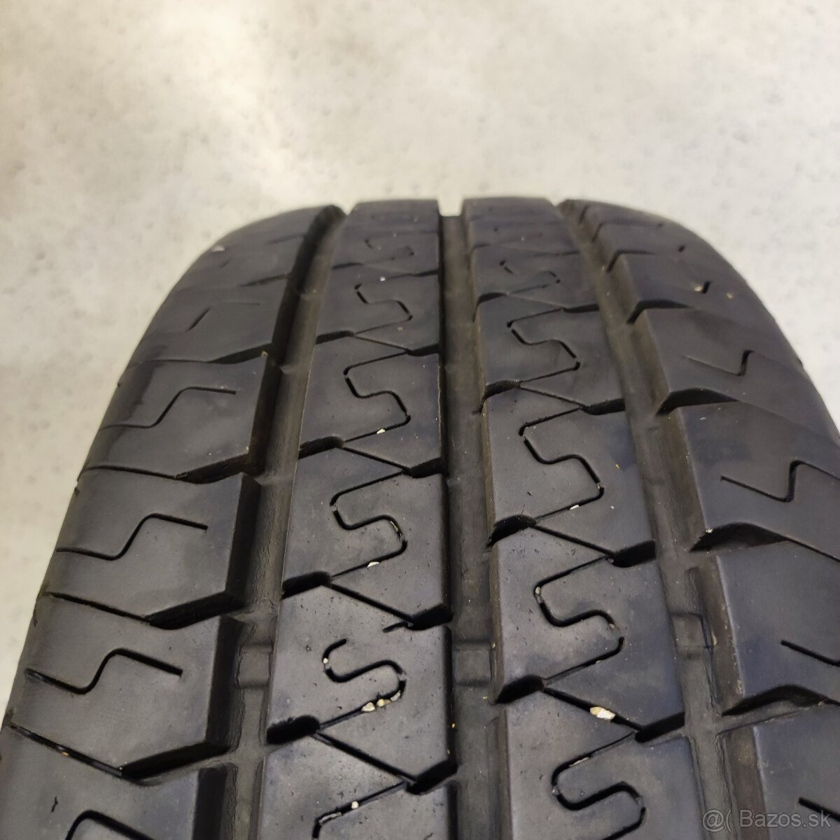 Predám  pneumatiky 225/70 R15 C