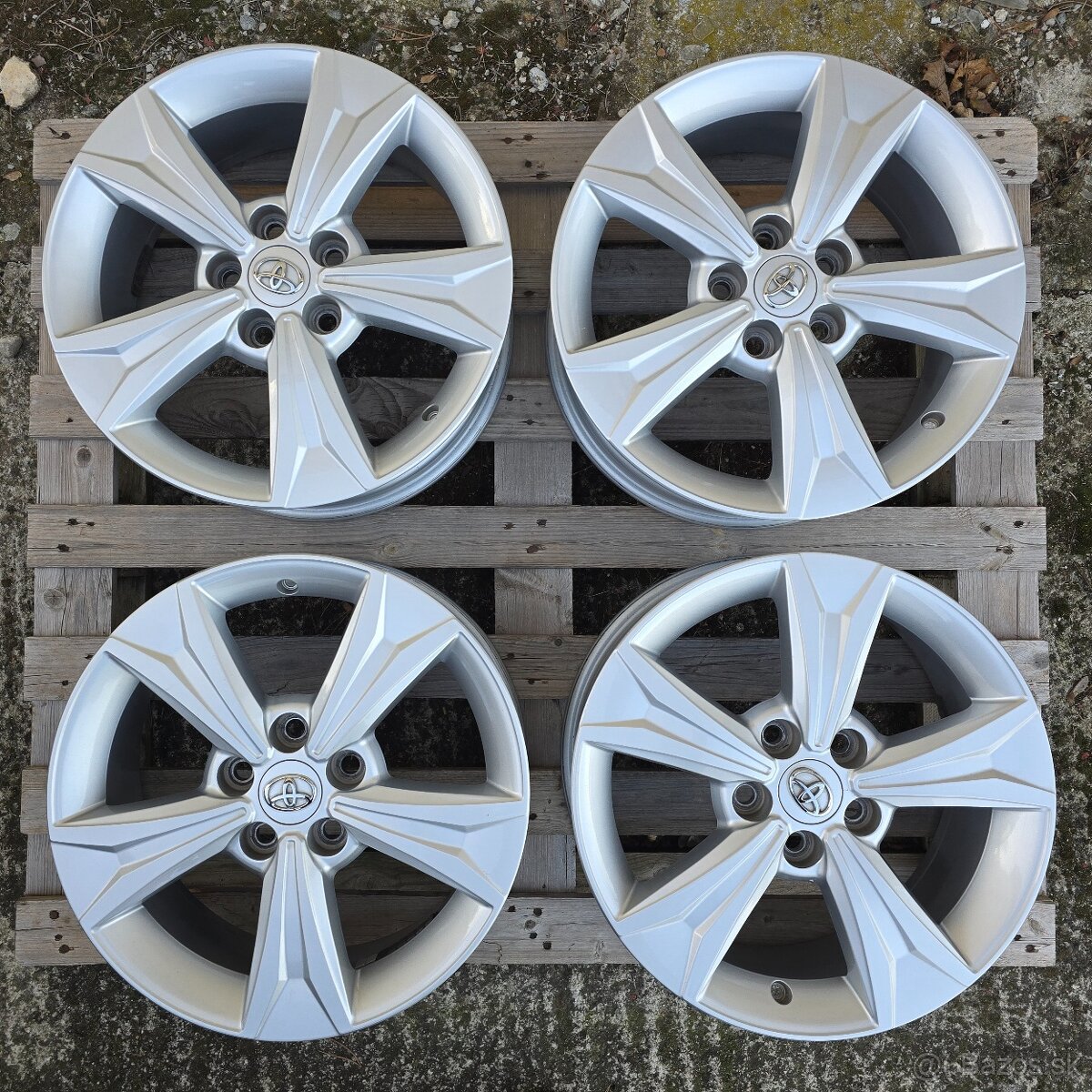 ORIGINÁL TOYOTA HLINÍKOVÉ DISKY 5x114,3 R17