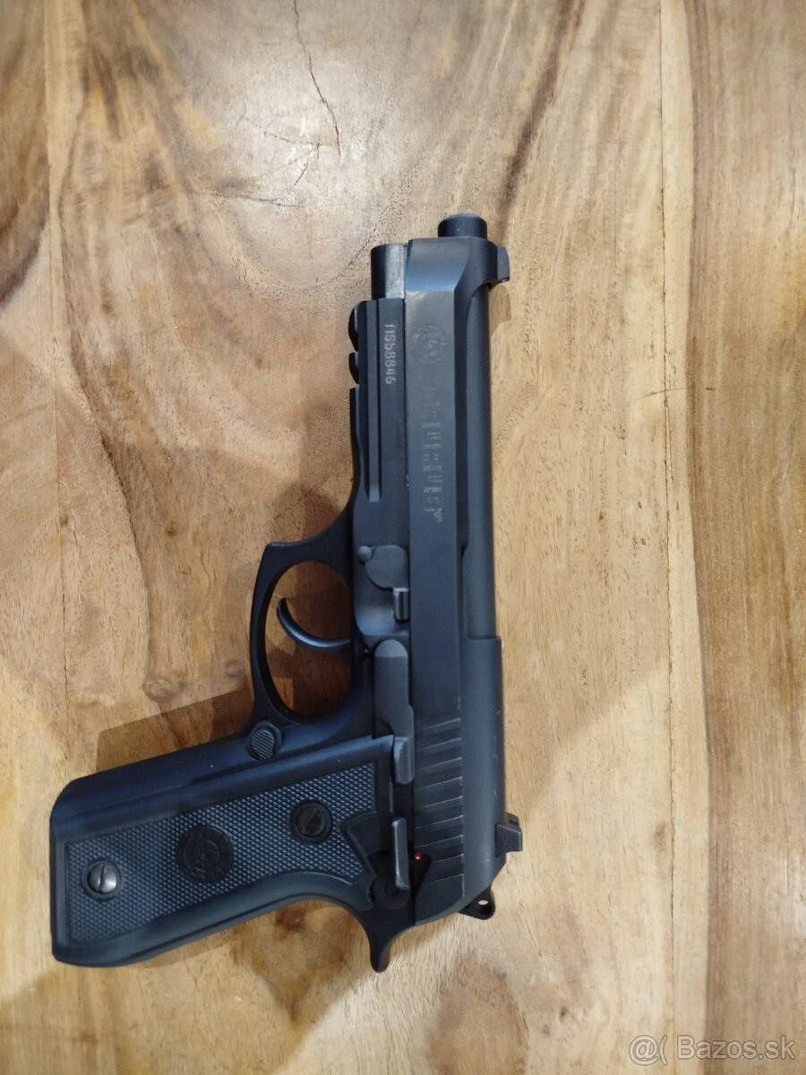 Taurus PT92