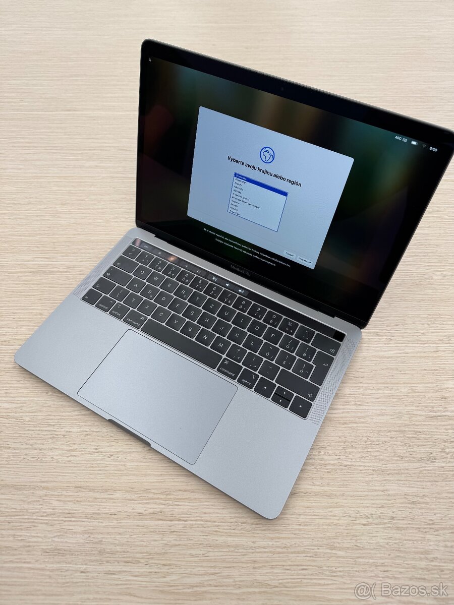 MacBook Pro (13-palcový, 2019)