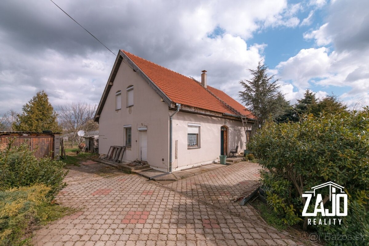 NA PREDAJ 4-izbový rodinný dom s pozemkom 2.536 m2, Bánov