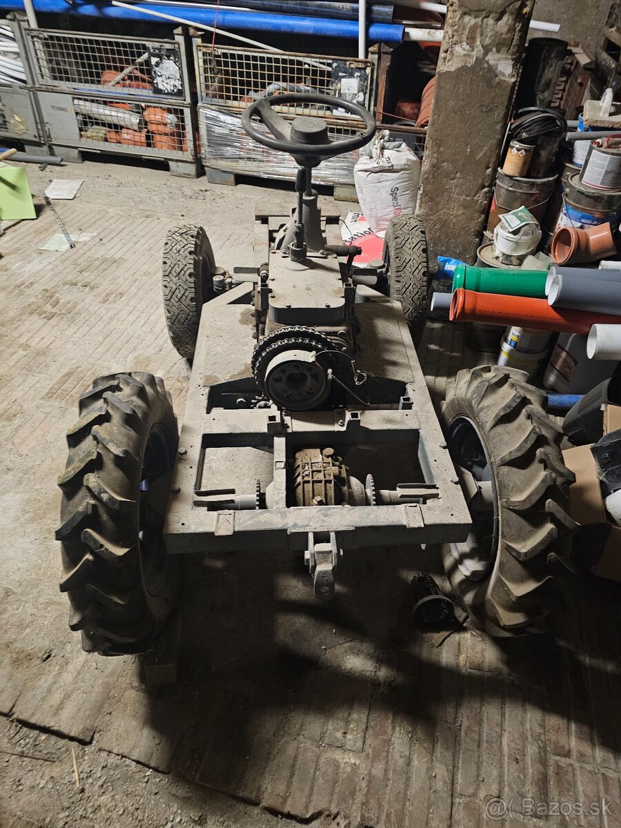 Zaklad pre traktor malotraktor 4x4