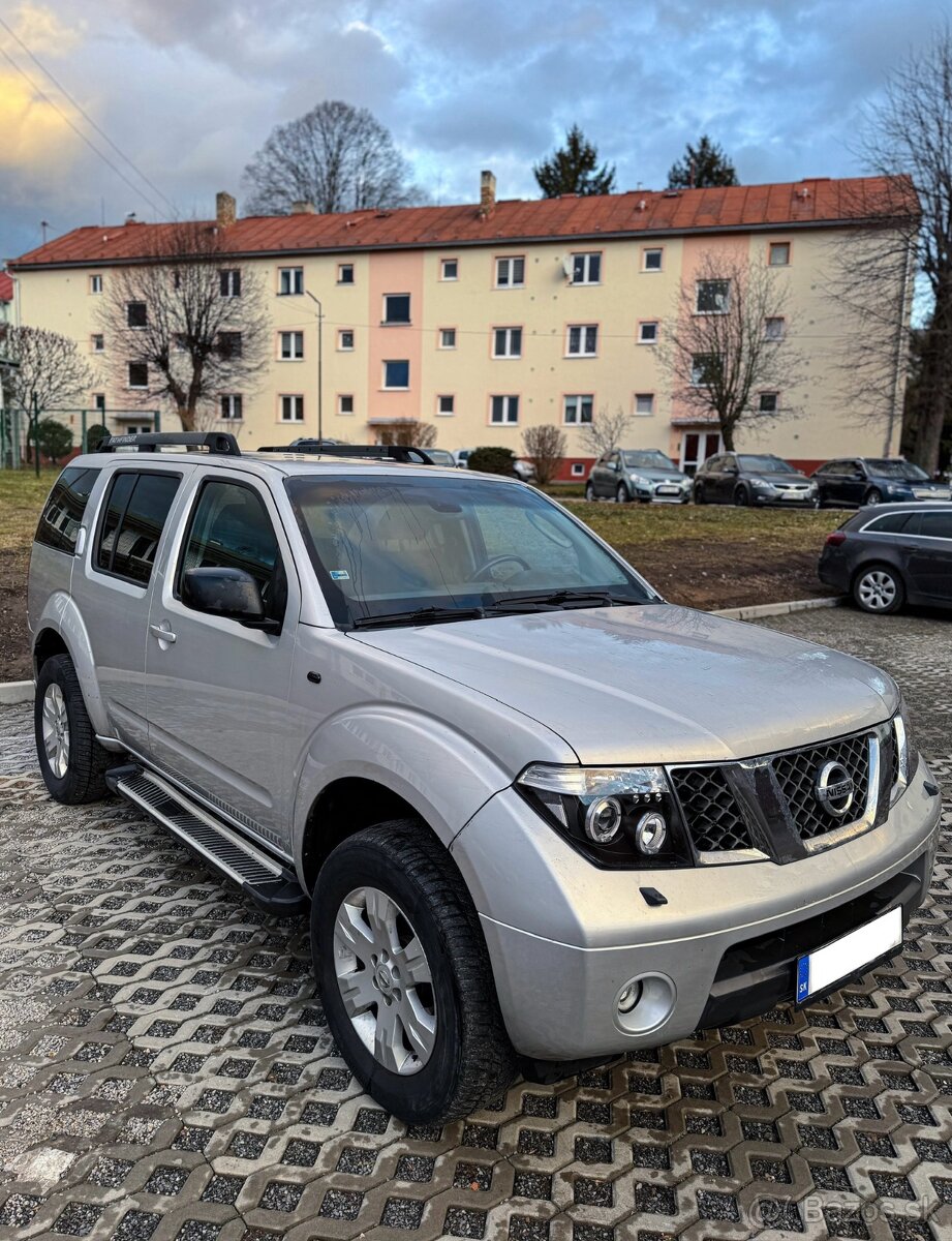 Nissan Pathfinder 2.5dci 128kw 7 miest, ťažné zariadenie