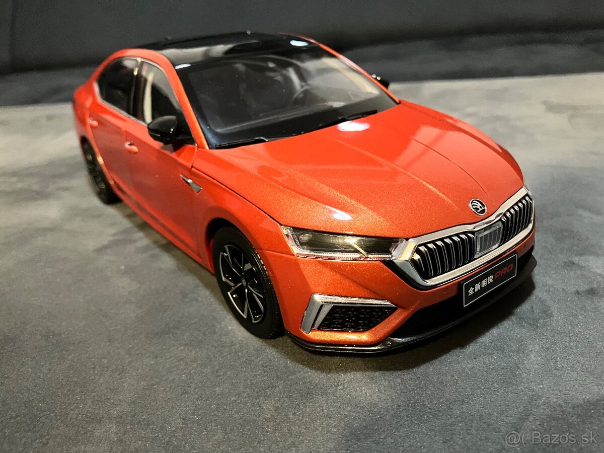 Škoda Octavia 4 v mierke 1:18