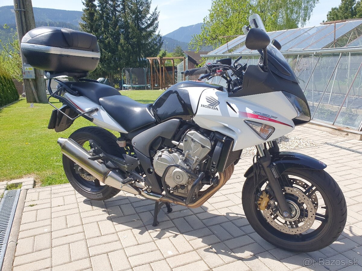 Honda CBF600SA  57kW  r.v.: 7/2010