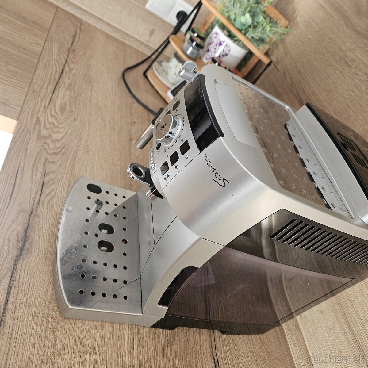 Delonghi kavovar