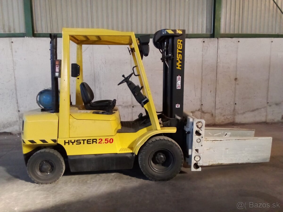 Vysokozdvižný vozík - Hyster H 2.50 XM s chápadlom CASCADE