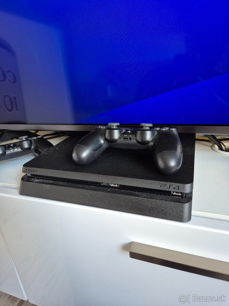 Playstation 4 slim