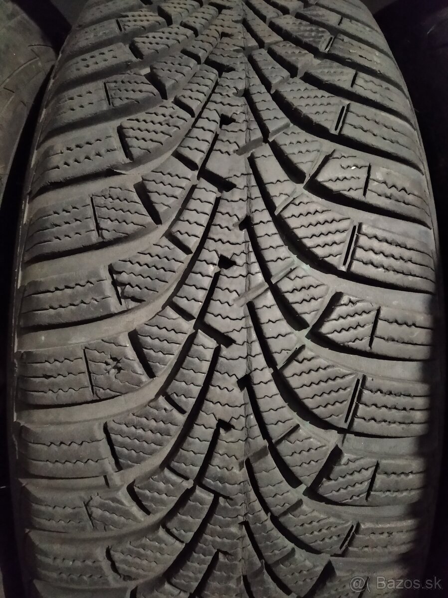 Goodyear ultragrip 9 , 205/60 r16