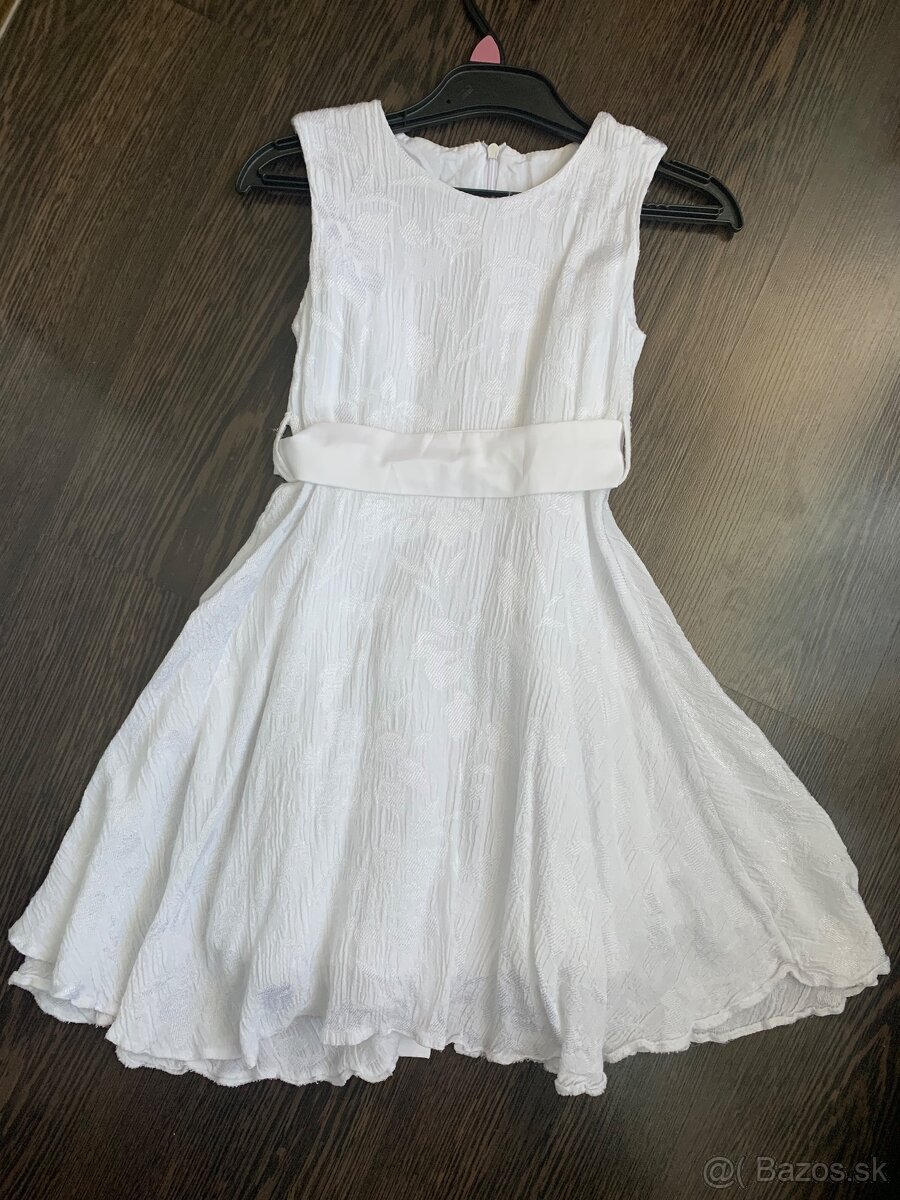 Biele šaty pre dievča