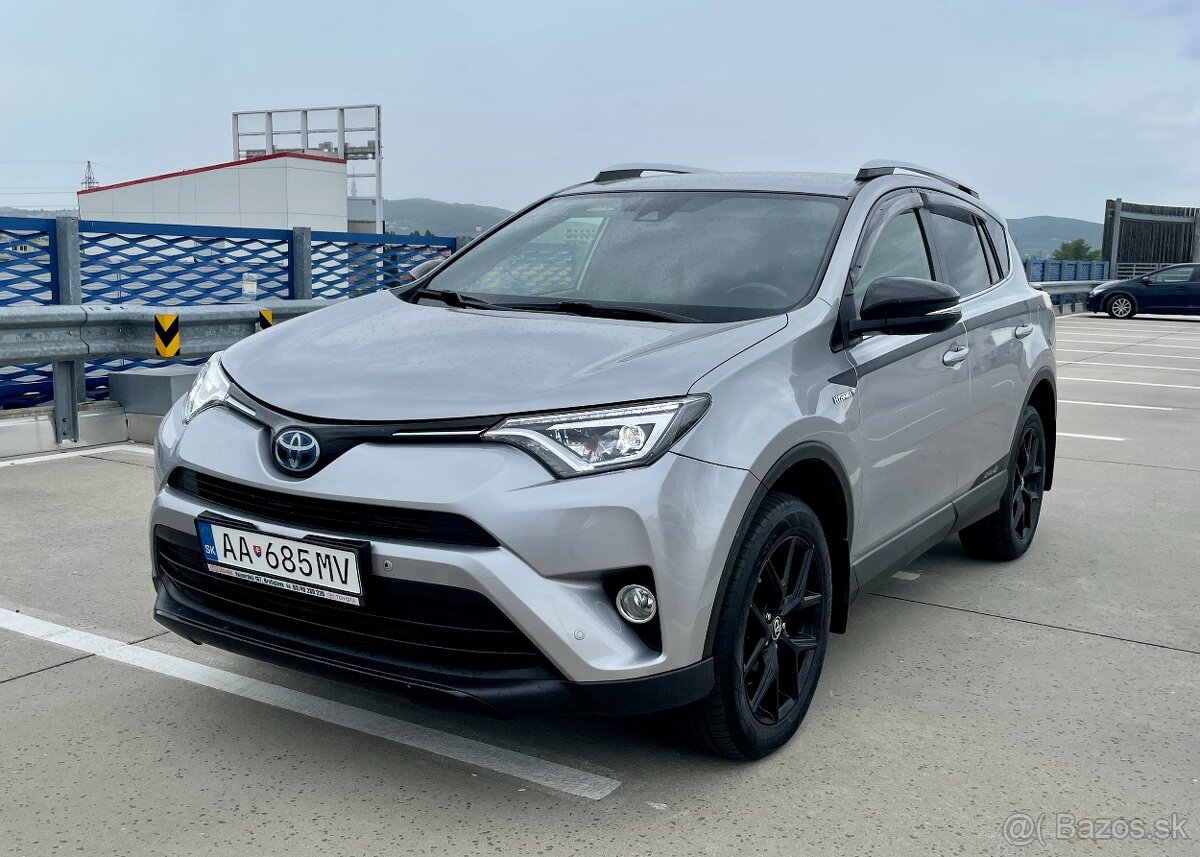 Predám TOYOTA RAV 4 / 2,5 HYBRID / AUTOMAT / 4x4 / WEBASTO