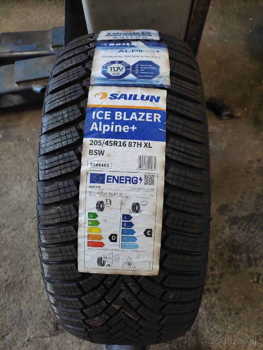 205/45 R16 Sailun Ice blazer