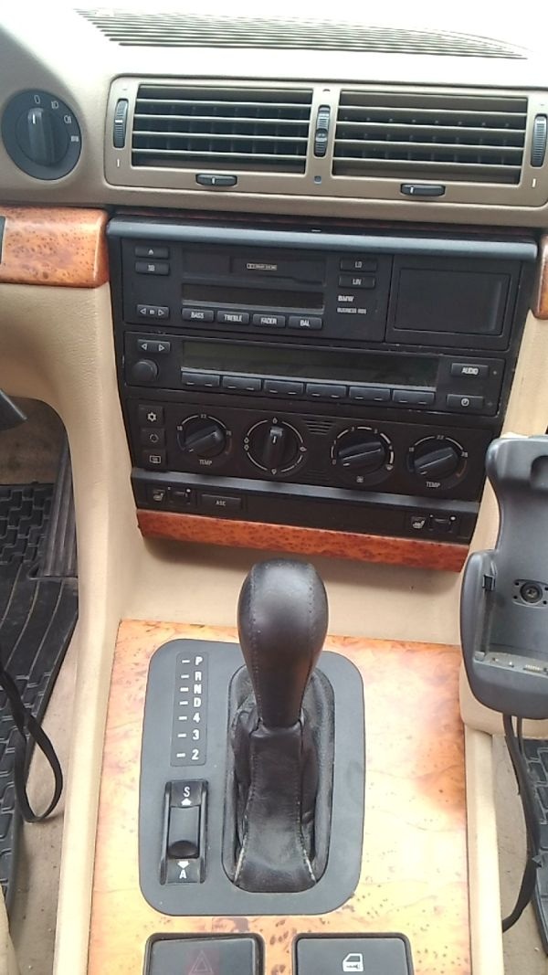 rozpredaj 730i e38	radio,klima,tlacitka