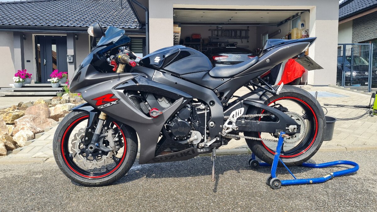 Suzuki GSX-R 600 k7