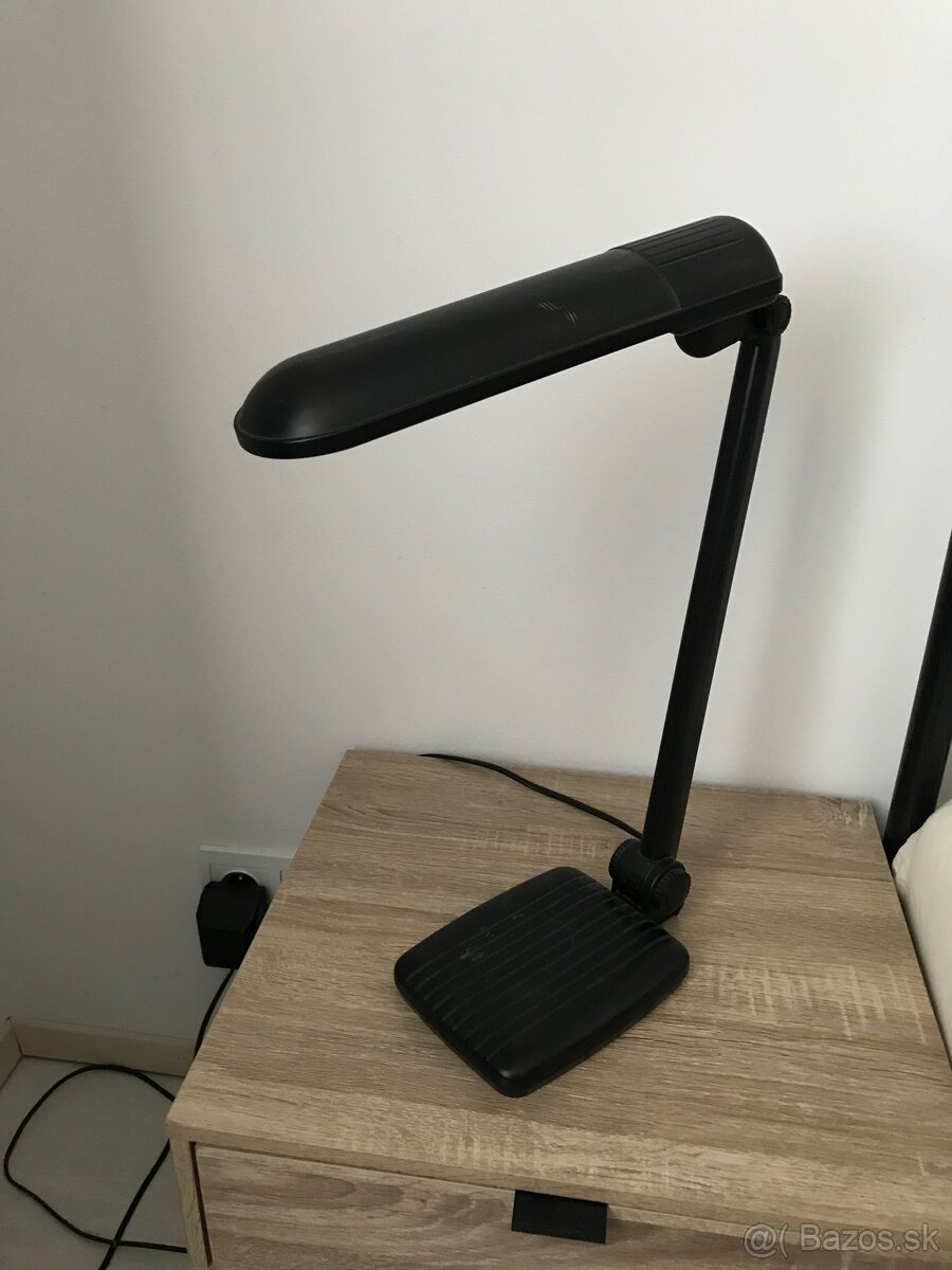 Predám lacno stolnú lampu