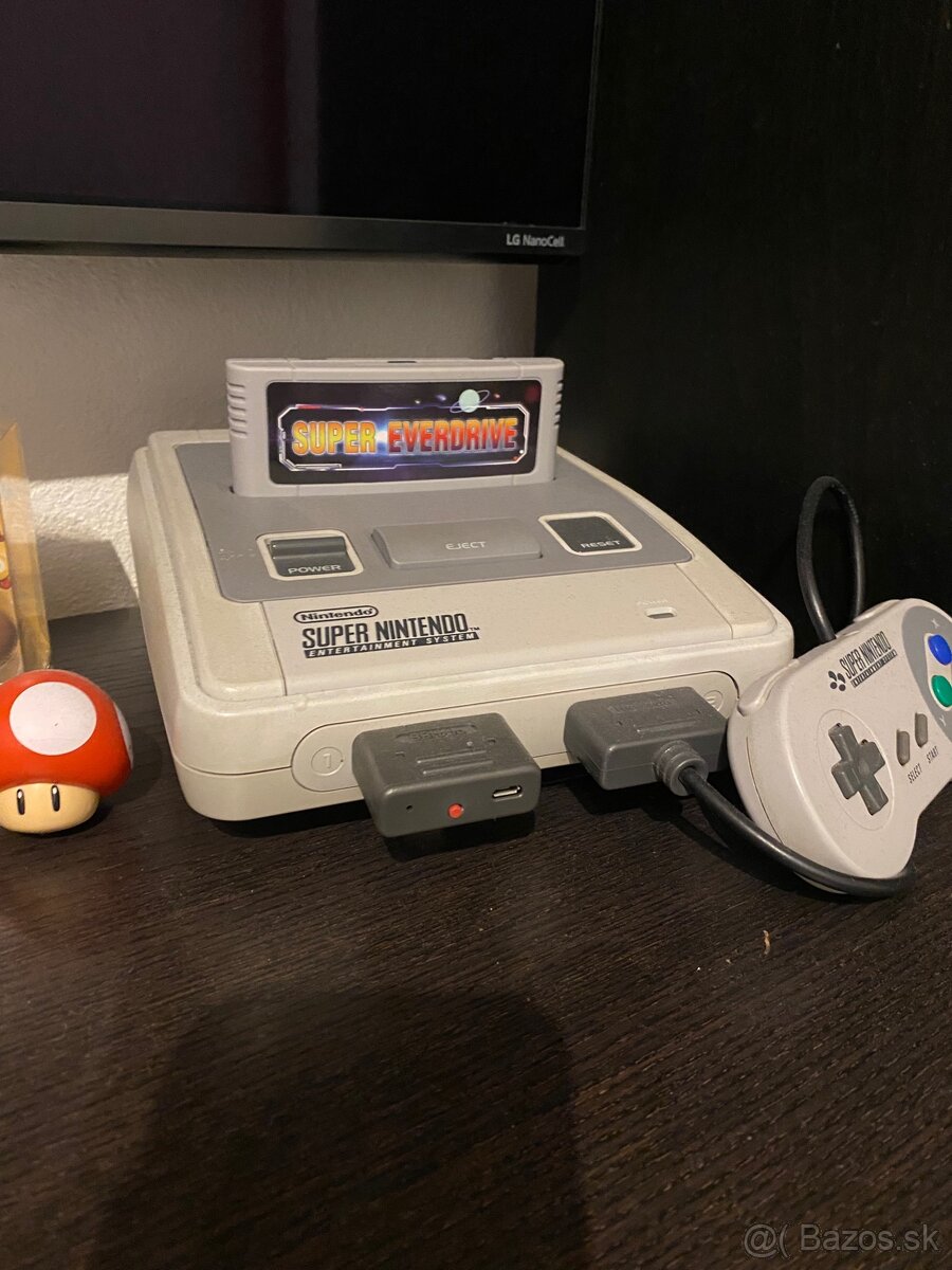 Nintendo SNES  predám