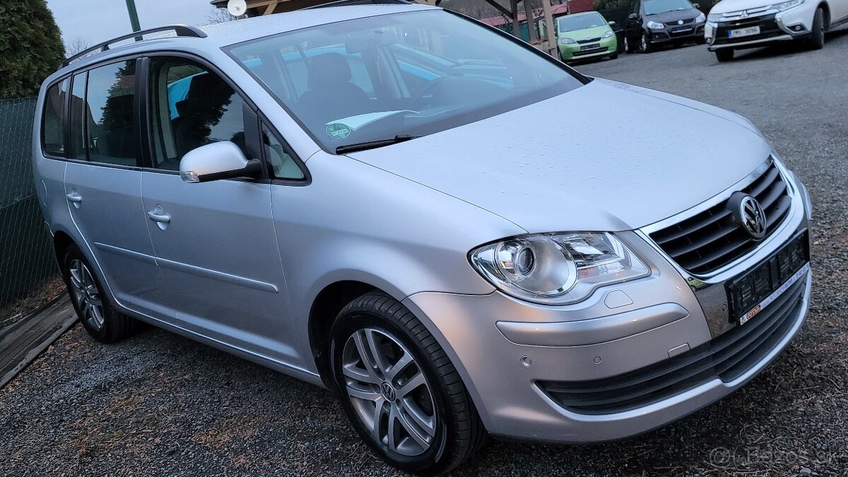 VOLKSWAGEN TOURAN 1.9TDI DSG TRENDLINE 77KW