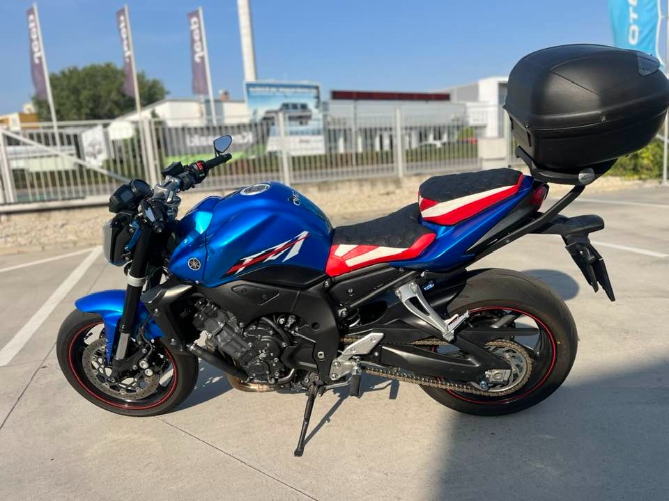 YAMAHA FZ 1