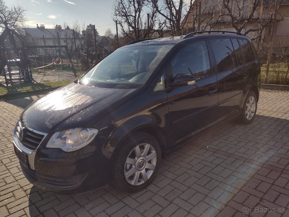 VW TOURAN 1.9 TDI NAJ.192000 KM ROK VÝROBY 2009